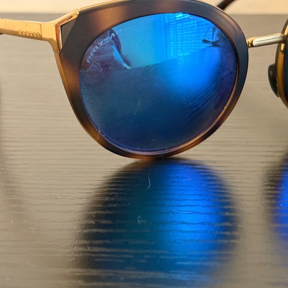 Oakley Blue Lens Top Knot Women's Sunglasses - Picture 6 of 6